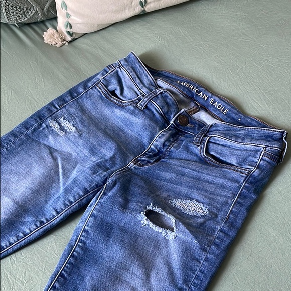 American Eagle Distressed Blue Jeans - Picture 1 of 7